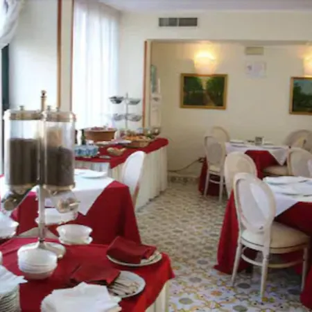 Colonna Szálloda 4*