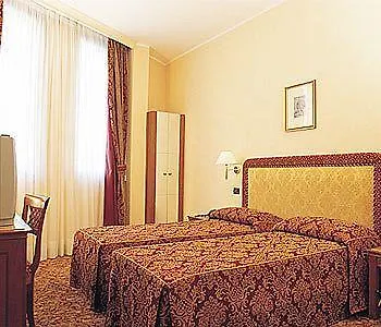 Colonna 4* Bríndisi